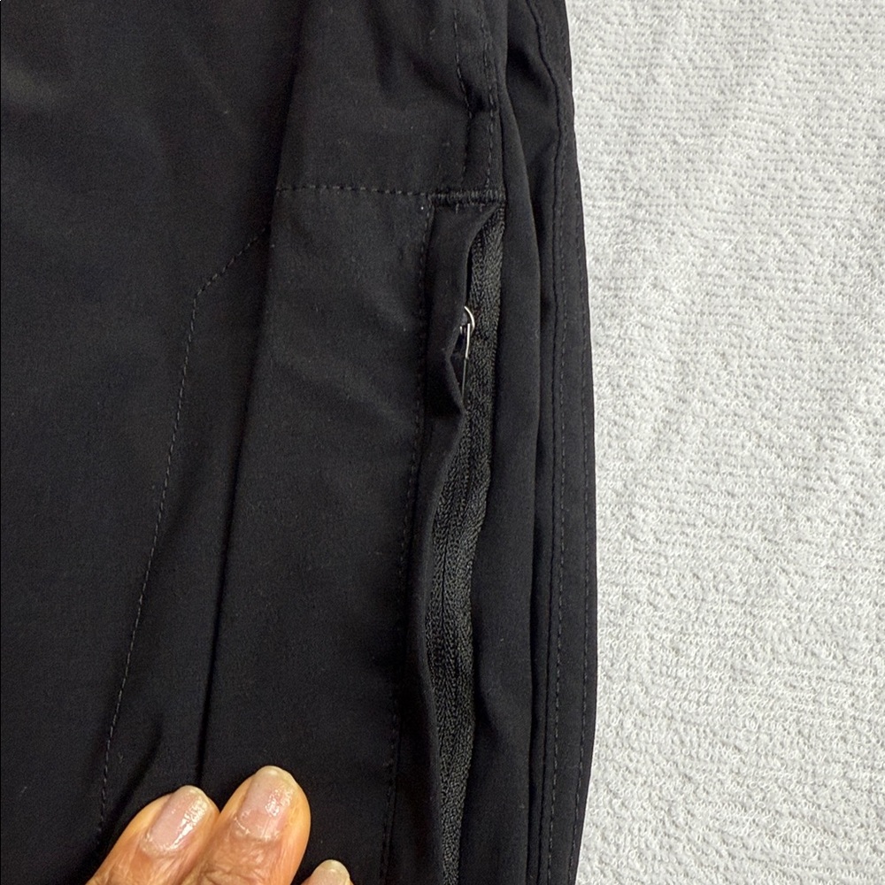 Eddie Bauer Men's Black Chinos - Picture 13 of 14